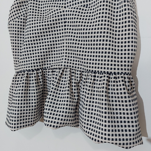 Chelsea28 Gingham Peplum Tank White and Navy - Picture 5 of 13